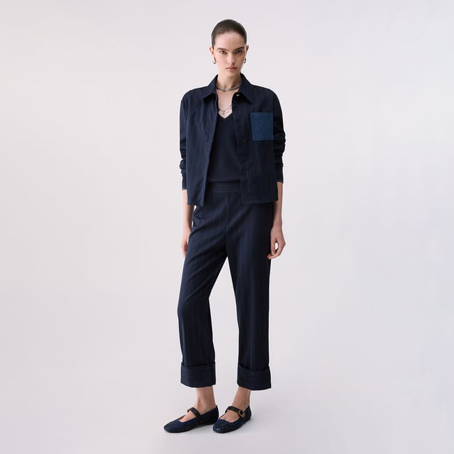 Pantalon cigarette à fines rayures bleu à rayures craie <span itemprop=
