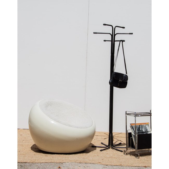 Fauteuil oeuf blanc Jakob N°392 - Bon état Couleur blanc <span itemprop=