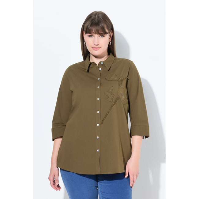 Chemisier en coton bio, fleurs olive <span itemprop=