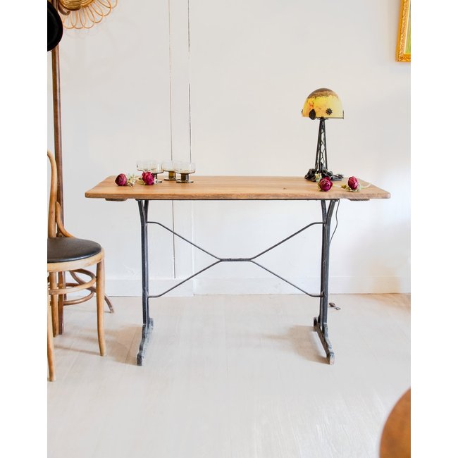 Table à manger Louis Vuitton Romy N°1370 - Bon état Couleur bois foncé <span itemprop=