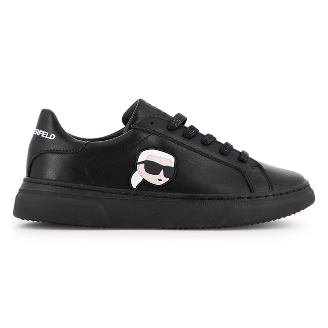 Baskets basse à lacets black <span itemprop=
