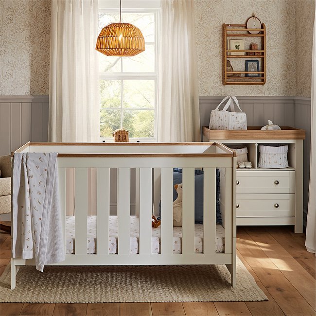 Burford 2-Piece Nursery Furniture Set, white, CUDDLECO