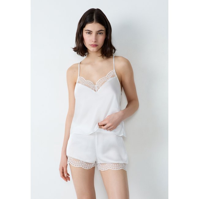 Short de pyjama satiné détails dentelle PROMISE blanc <span itemprop=