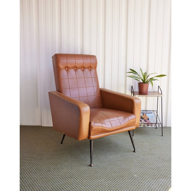 Fauteuil en skaï Jakob N°1321 - Bon état Couleur marron <span itemprop=