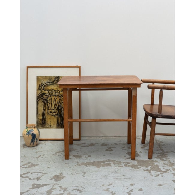 Table d'appoint en bois Francine N°1513 - Bon état Couleur bois foncé <span itemprop=