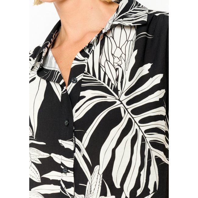 Chemise à imprimé tropical noir <span itemprop=