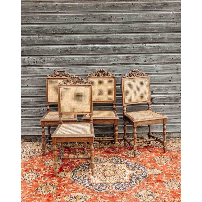 Lot de chaises Claude N°1307 - Bon état Couleur bois foncé <span itemprop=