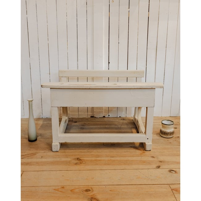 Pupitre et banc pour enfant en bois blanc Edouard N°1124 - Bon état Couleur blanc <span itemprop=