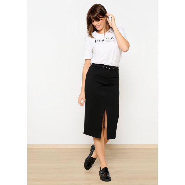 Jupe mi-longue avec fente noir <span itemprop=