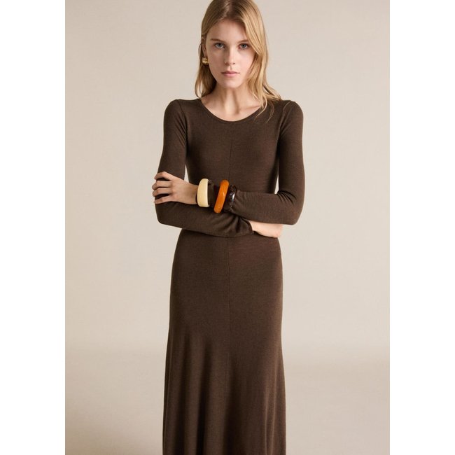 Robe en maille bas asymétrique caramel <span itemprop=