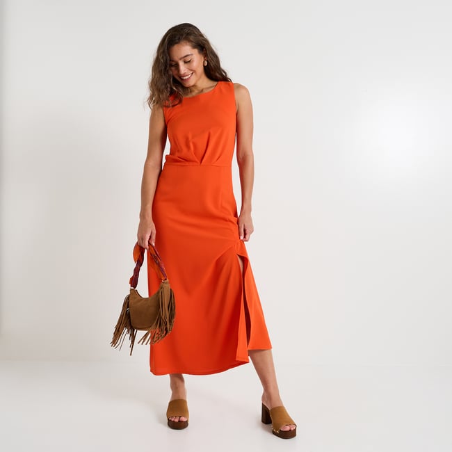 Robe longue chic satinée orange <span itemprop=