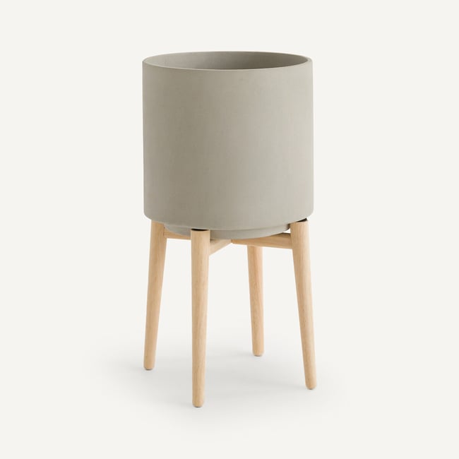 Cache-pot sur pied en hévéa H58,5cm, Florian Couleur ciment <span itemprop=