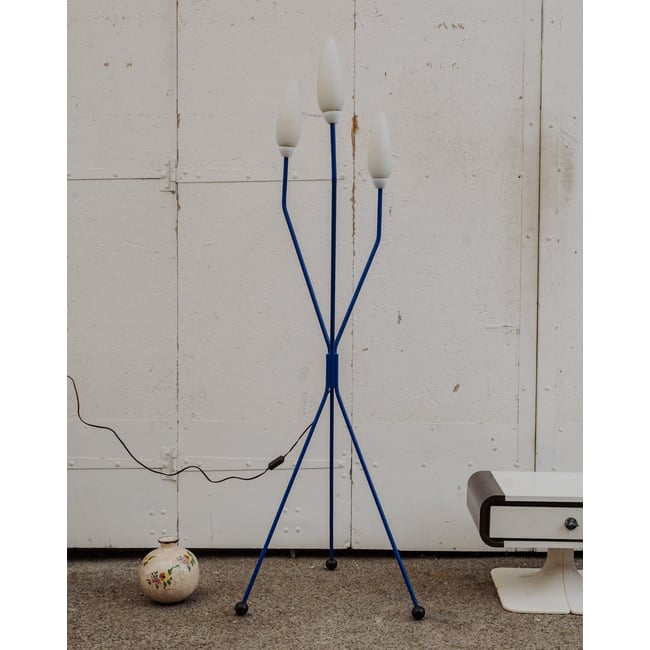 Lampadaire bleu Julien N°381 - Bon état Couleur bleu <span itemprop=