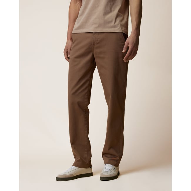 Chino en tissu sergé taupe <span itemprop=