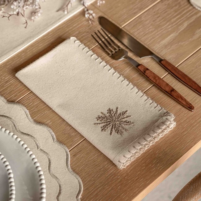 Set of 4 Snowflake Napkins, cream, ÉDITÉ