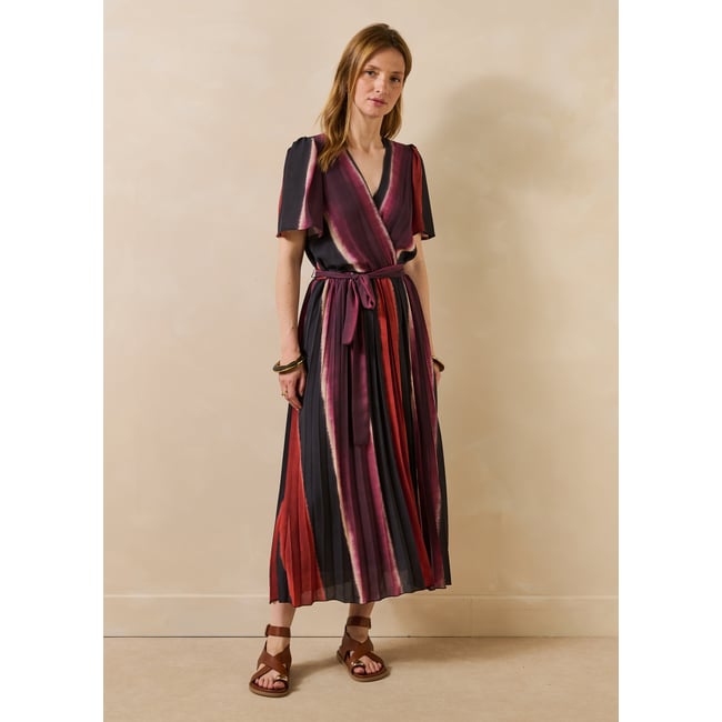 Robe longue fluide plissée à rayures vin/lipstick <span itemprop=