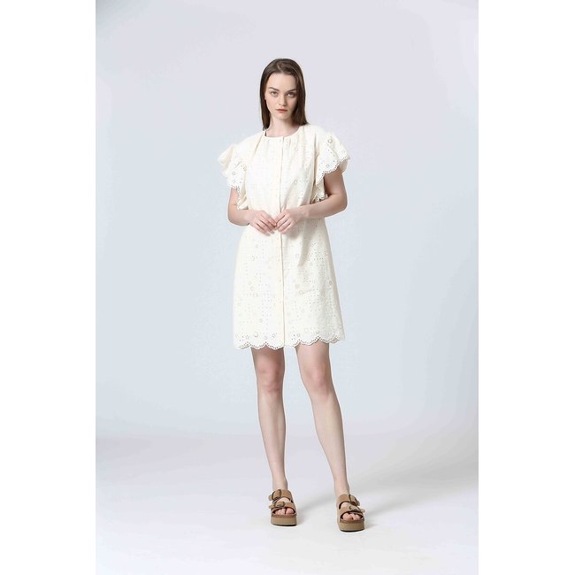 Vestido curto em renda, mangas curtas cru <span itemprop=