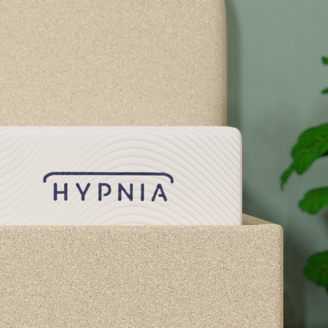 Matelas Hybride Essentiel Mémoire de forme Ressorts ensachés Couleur blanc pur <span itemprop=