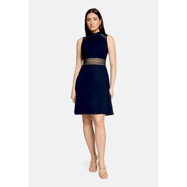 Robe de cocktail à empiècement en dentelle night sky <span itemprop=