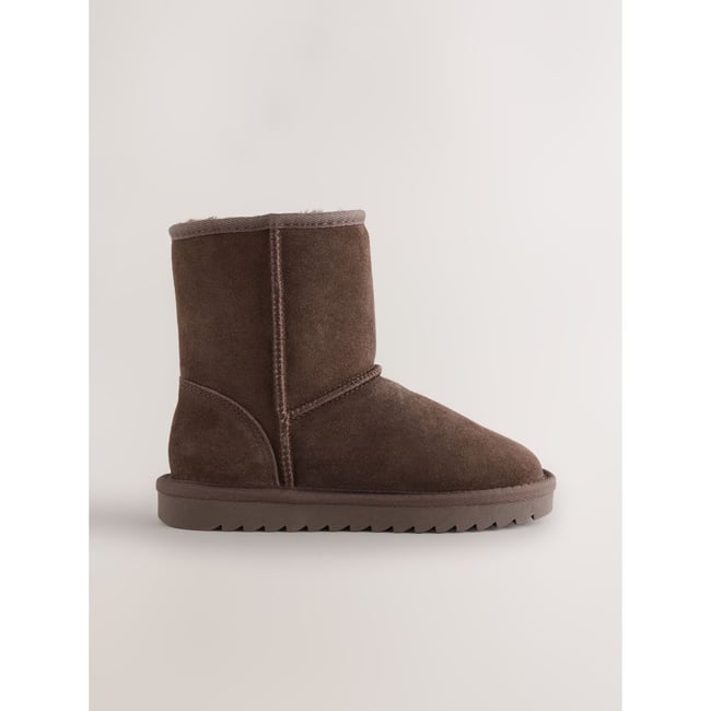 Bottines en daim à enfiler marron chocolat <span itemprop=