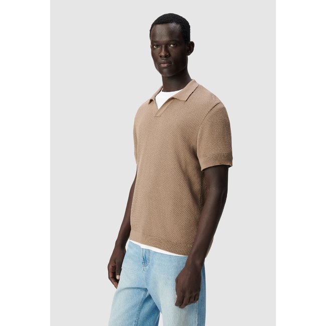 Polo tricot fin relief warm taupe <span itemprop=