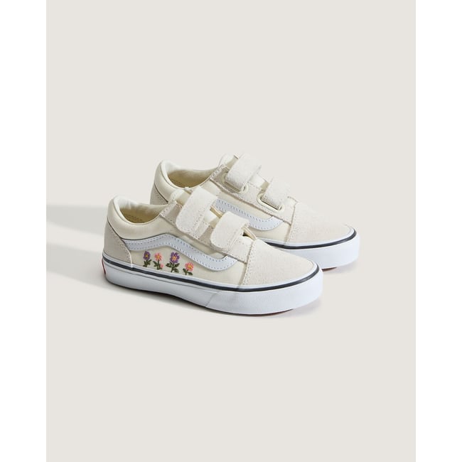 Baskets en cuir beige <span itemprop=