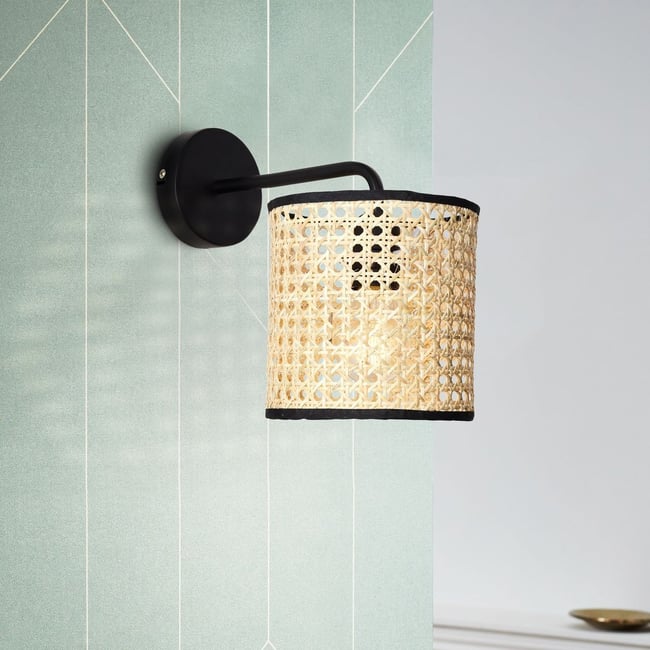 Applique    WILEY Couleur noir <span itemprop=