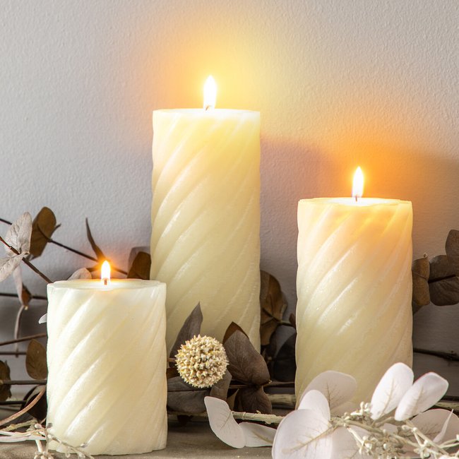 Pack of 2 20cm Vanilla Pillar Candle Twist Ivory, ivory, SO'HOME