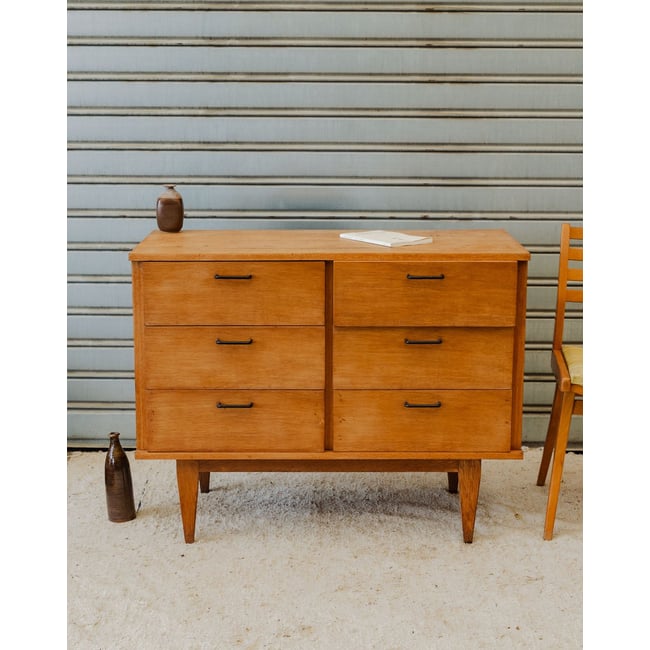 Commode en bois Olga N°1125 - Bon état Couleur bois foncé <span itemprop=