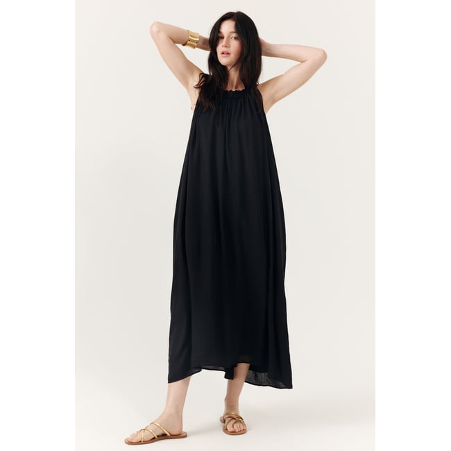Robe longue sans manches coupe droite Elira black <span itemprop=