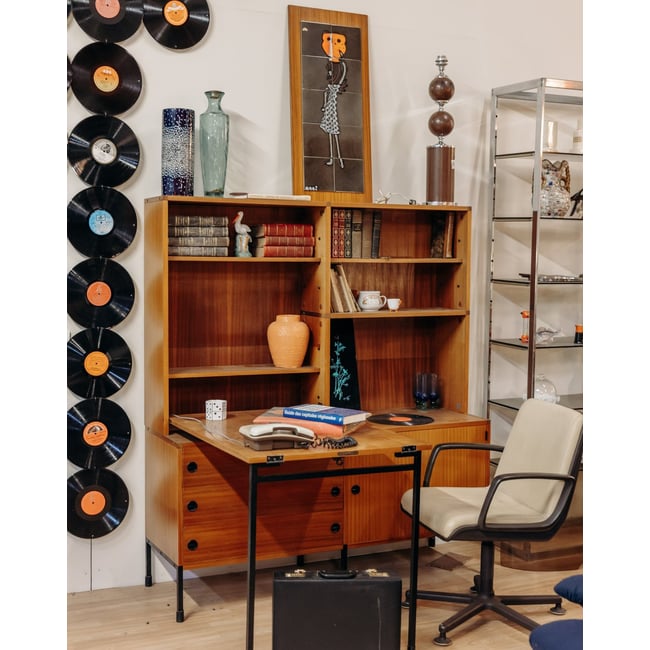 Secrétaire en teck avec ses rangements Honoré N°232 - Bon état Couleur bois clair <span itemprop=