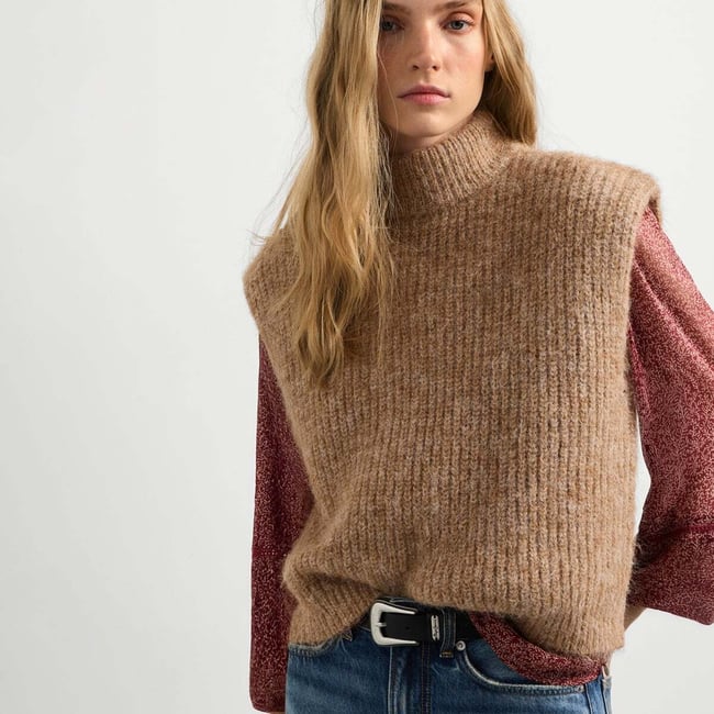 Gilet En Maille À Col Montant beige <span itemprop=
