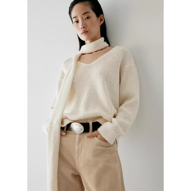Pull col en V foulard écru <span itemprop=
