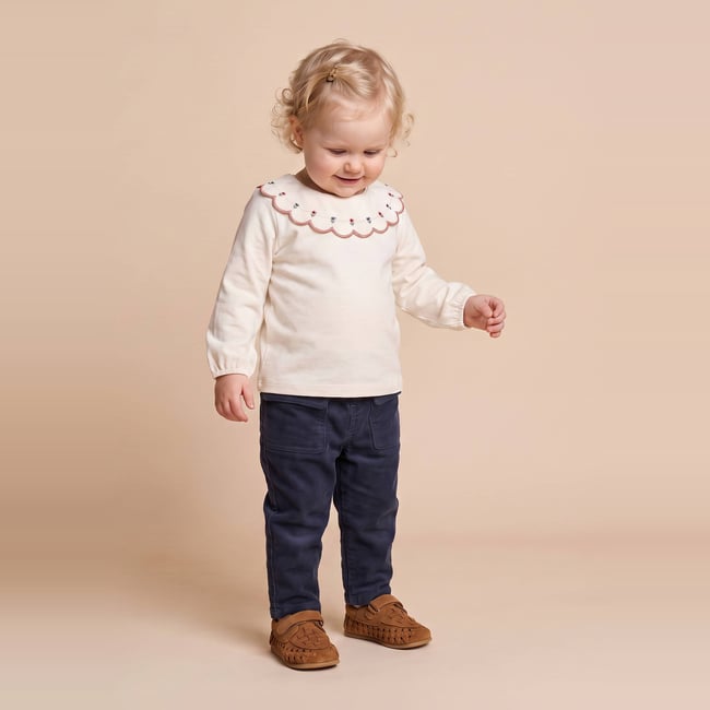 T-shirt manches longues uni à col brodé en coton BIO GOTS naturel <span itemprop=