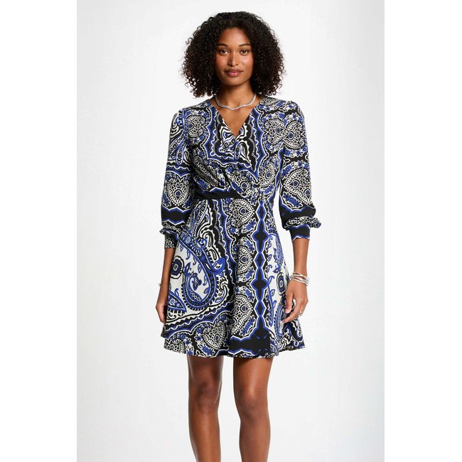 Robe courte évasée imprimée multicolore <span itemprop=