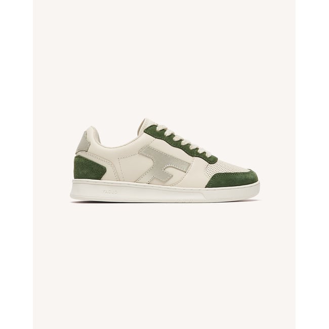 Baskets basses en cuir écru et kaki <span itemprop=