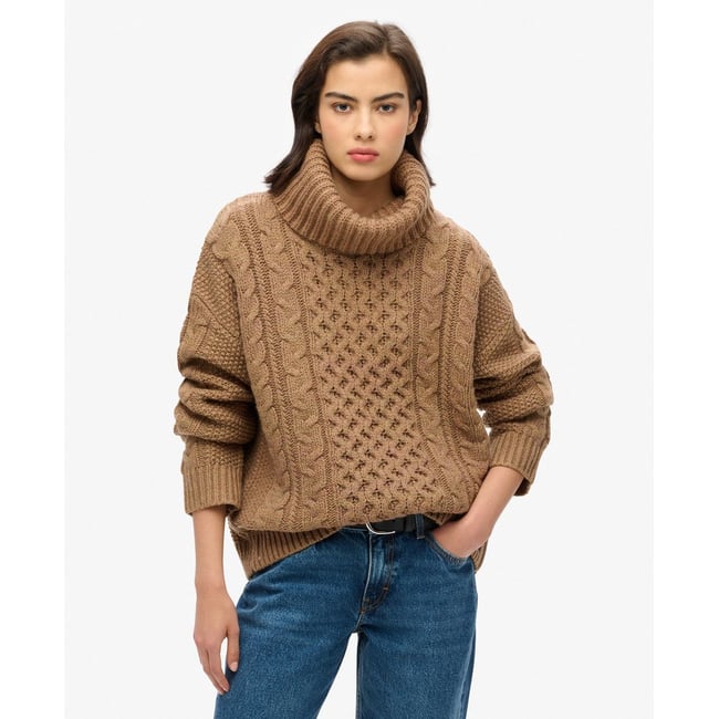 Pull en mailles torsadées à col roulé caramel insulaire twist <span itemprop=