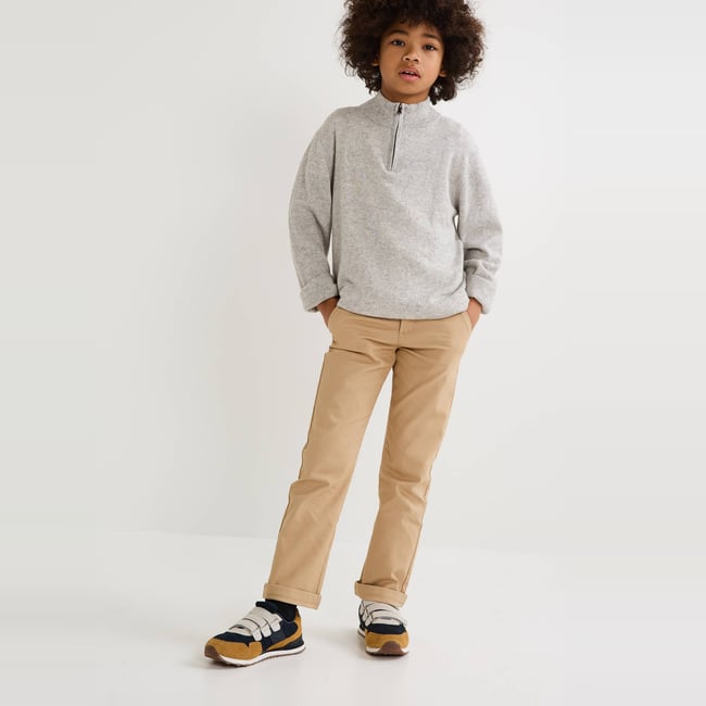 Pantalon chino uni en coton poussiere <span itemprop=