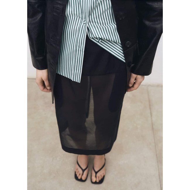 Jupe midi en soie semi-transparente noir <span itemprop=
