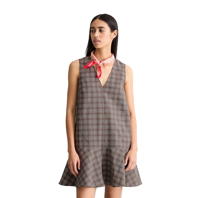 Robe à volants à carreaux regular en mélange coton organique-lin marron foncé <span itemprop=