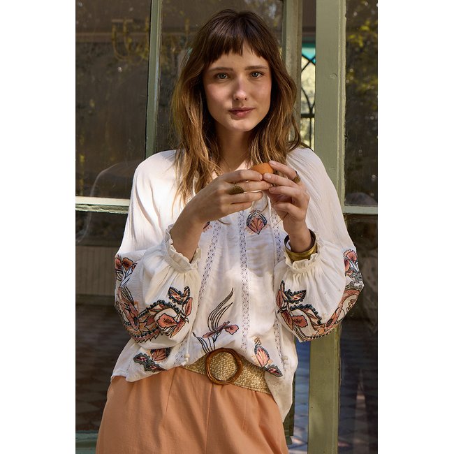 Ceinture tressée avec boucle en bois beige <span itemprop=