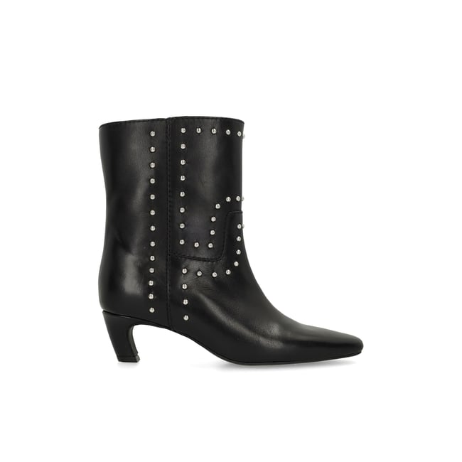 Bottines en cuir avec clous noir <span itemprop=