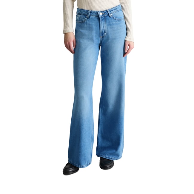 Jeans modèle Grethe loose flared en mélange de lyocell sans stretch bleu clair <span itemprop=
