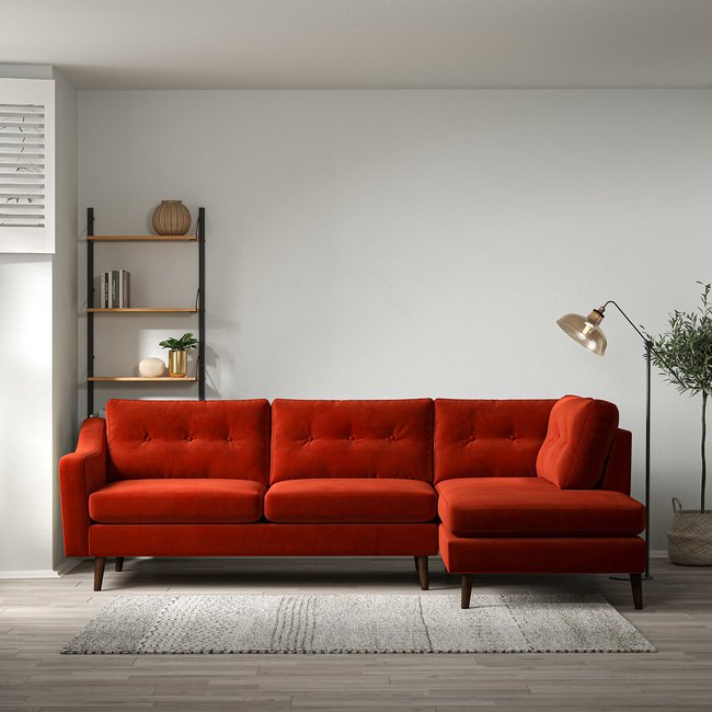 Rosa Curve Buttoned Velvet Chaise - Right facing with Dark Wood Legs - SO'HOME