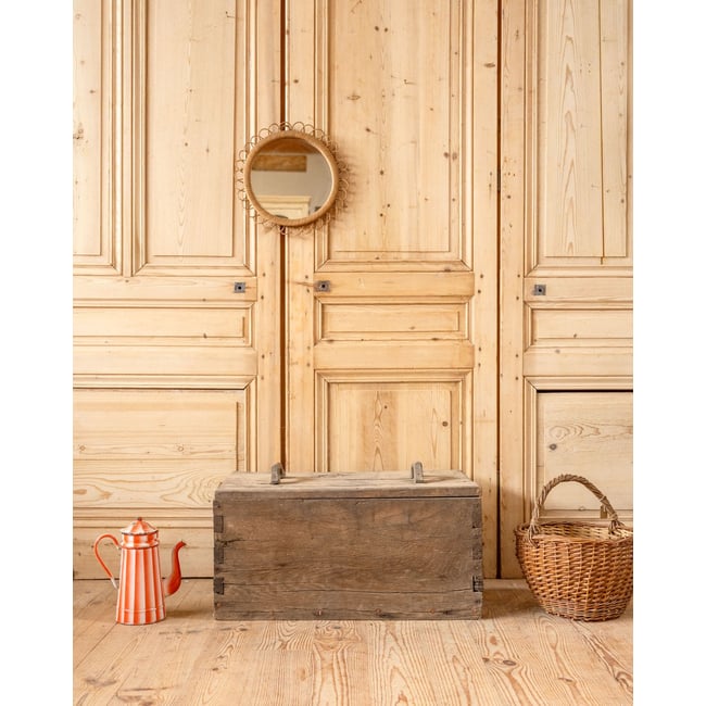 Coffre en bois Lucien N°166 - Bon état Couleur bois foncé <span itemprop=