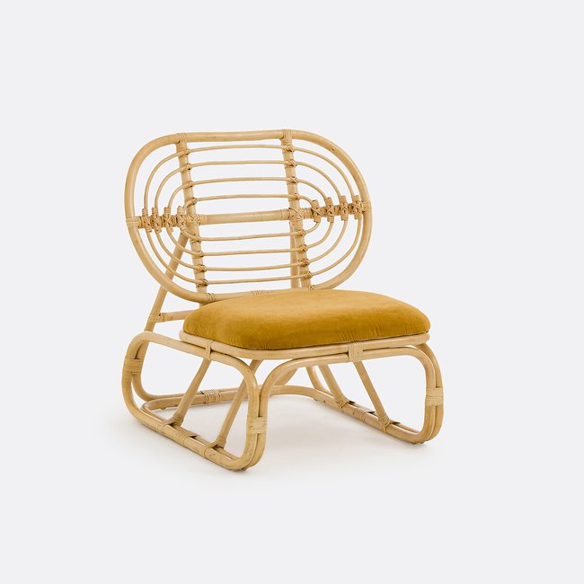 Sillón de caña de ratán y terciopelo, Dhony ocre dorado <span itemprop=