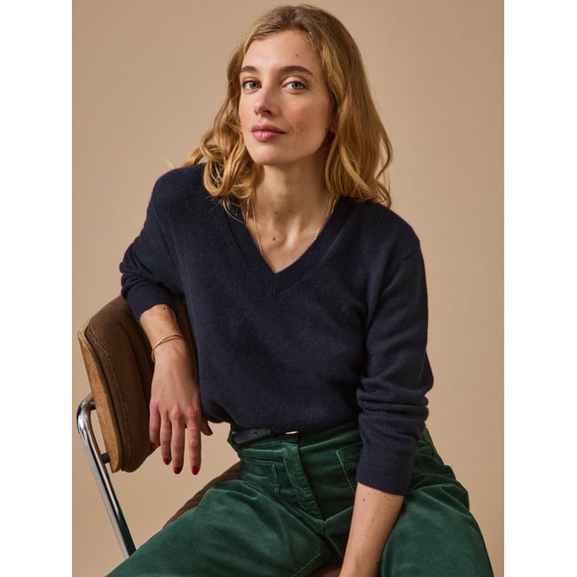 Pull col V  - Collection Cachemire marine <span itemprop=