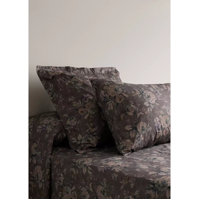 Taie d’oreiller en imprimé fleuri 45x110 cm marron <span itemprop=