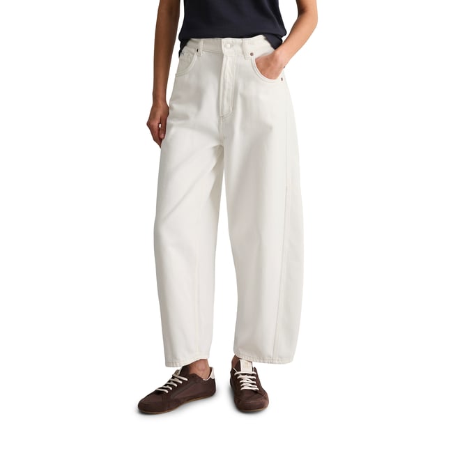 Jeans modèle Enni wide barrel en denim rigide blanc <span itemprop=