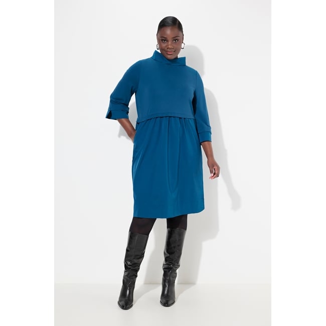 Robe trapèze à col large bleu moyen <span itemprop=